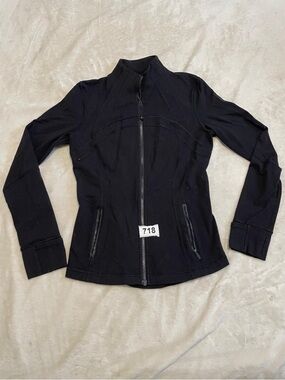 Lululemon Women Size 10 Define Jacket Zip Pockets Soft Gym Performance Black
